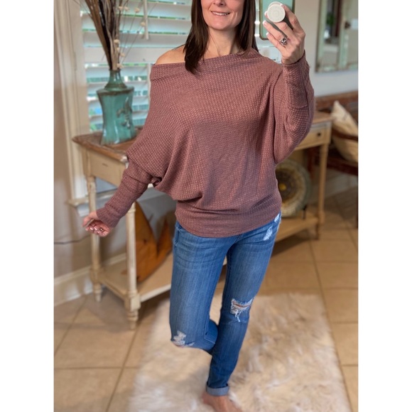 🛍LAST 1 Off Shoulder Batwing Dolman Sleeve Top - Picture 3 of 6